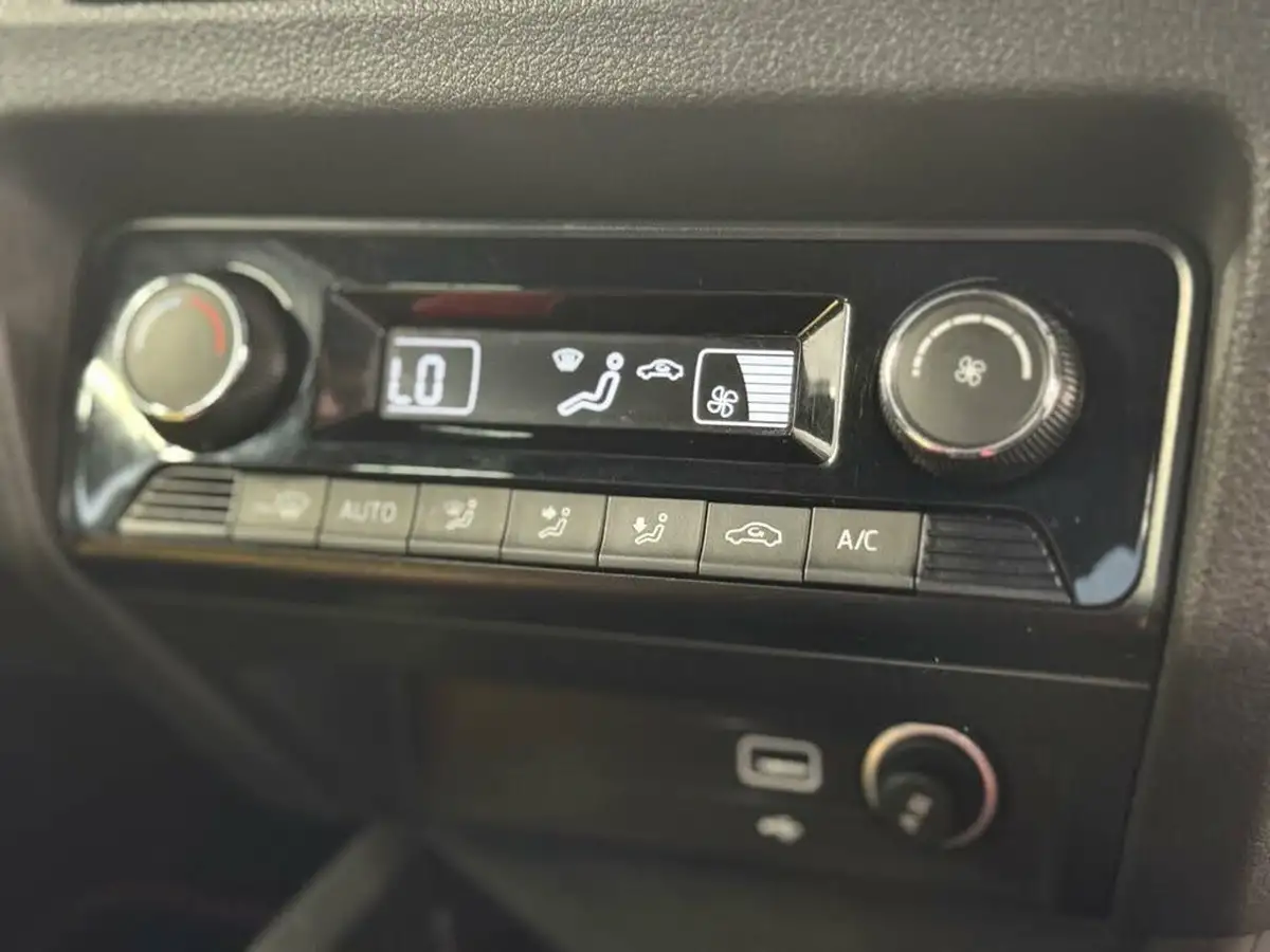 2018-skoda-fabia-10-tsi-monte-carlo-95ps-estate-big-40