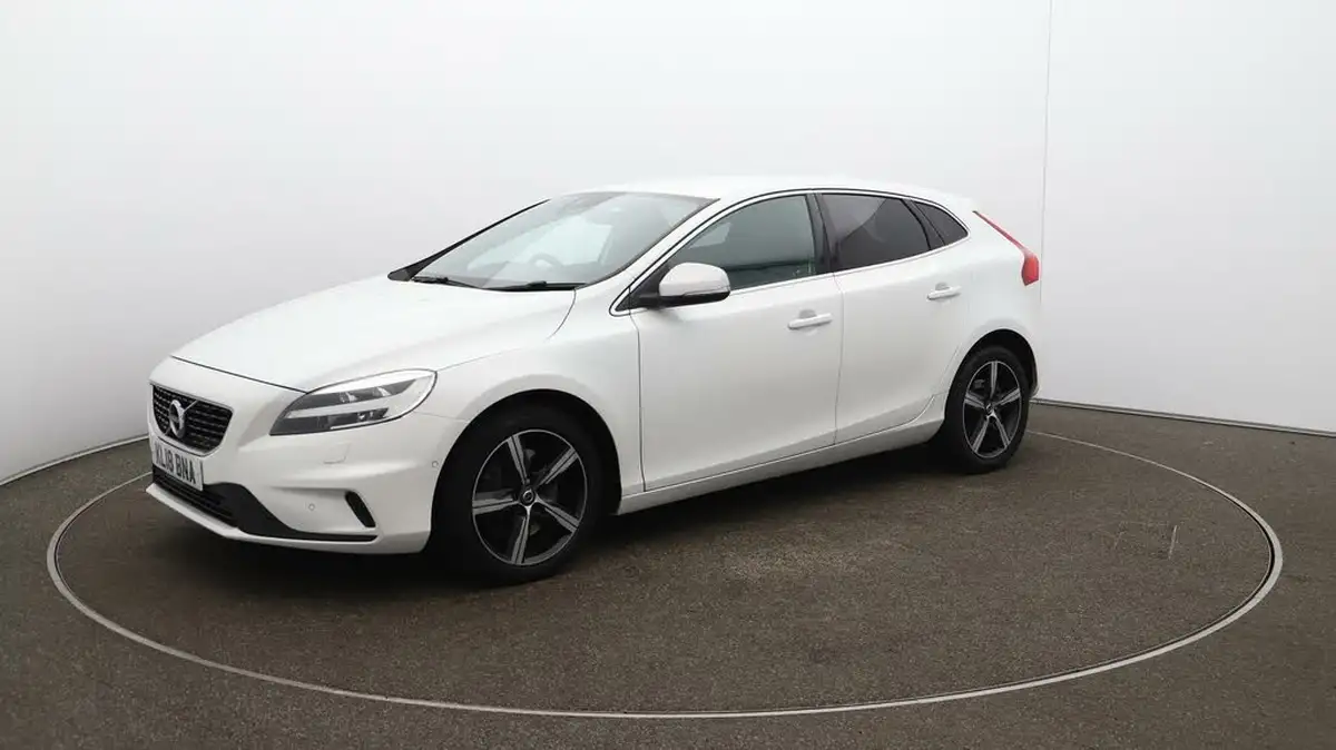 2018-volvo-v40-15-t2-r-design-nav-plus-big-68