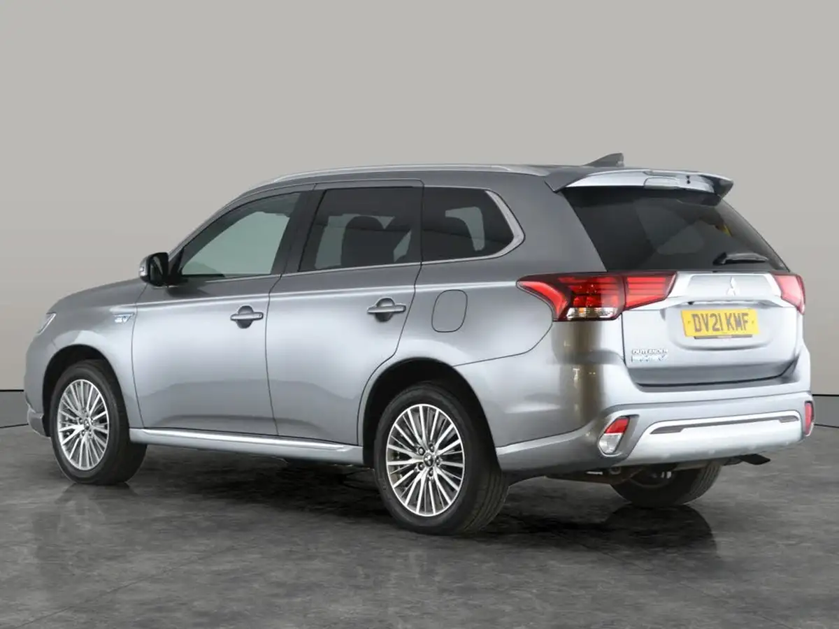 2021-mitsubishi-outlander-24-dynamic-phev-big-10
