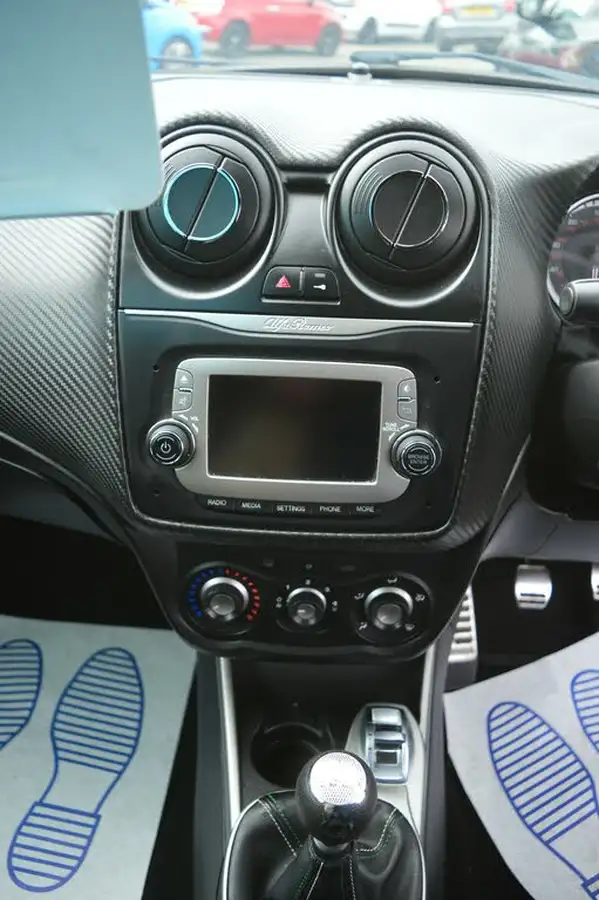 2014-alfa-romeo-mito-09-qv-line-big-9
