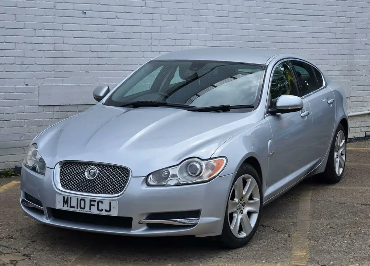 2010-jaguar-xf-30-premium-luxury-big-17