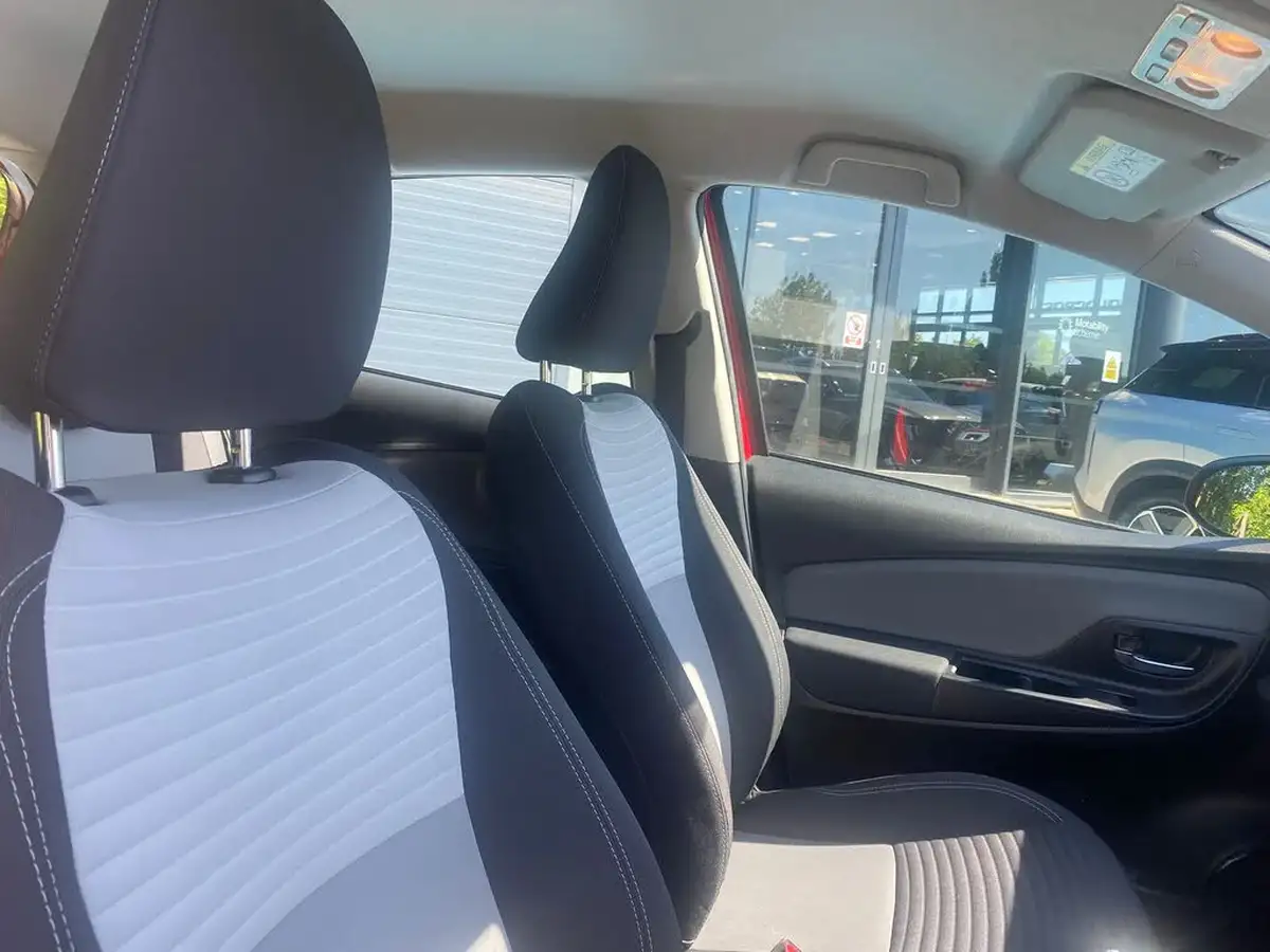 2019-toyota-yaris-15-vvt-i-icon-tech-111bhp-1496cc-big-10