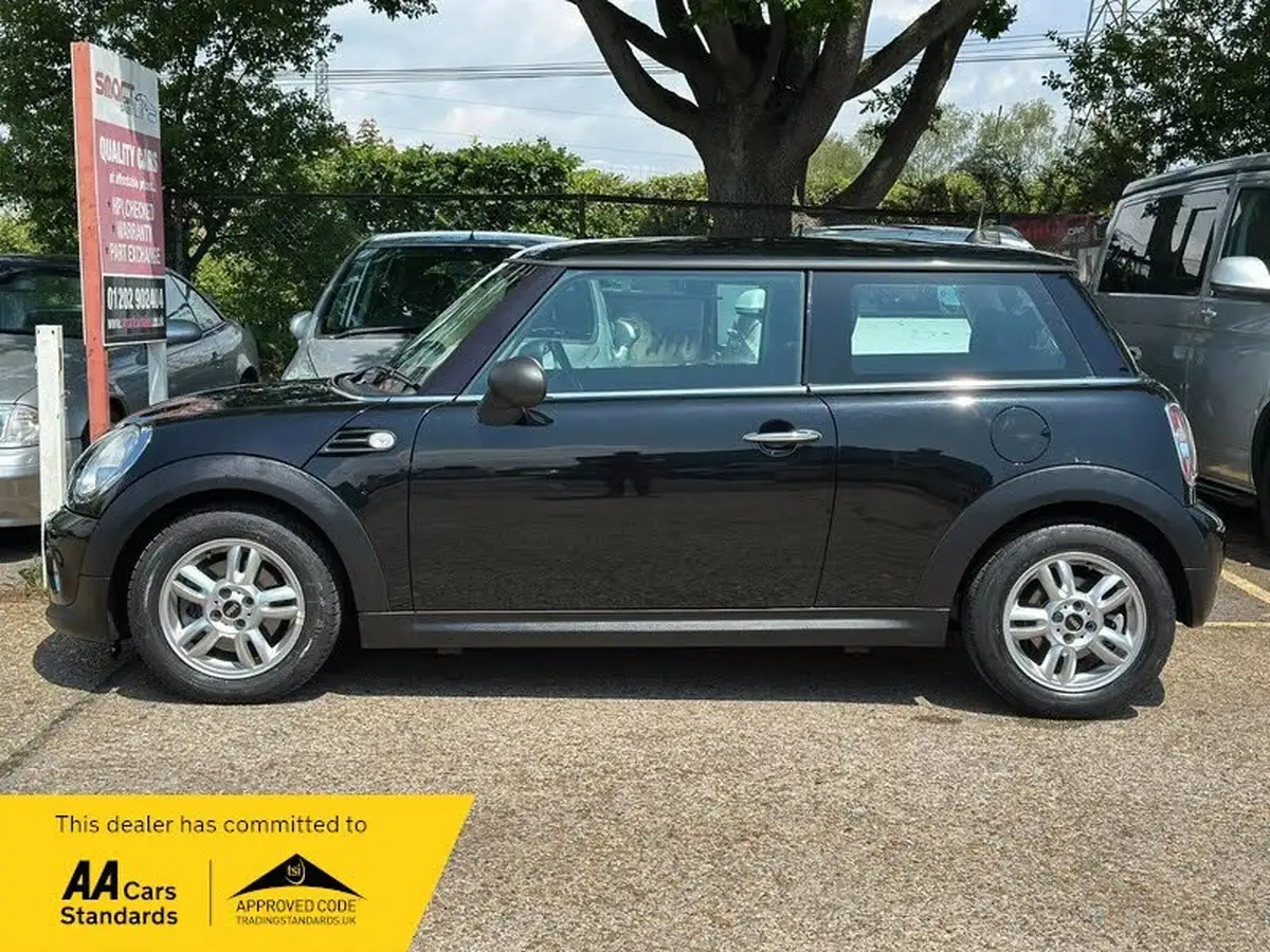 2013-mini-cooper-16-one-98bhp-sport-chili-hatchback-3d-big-7