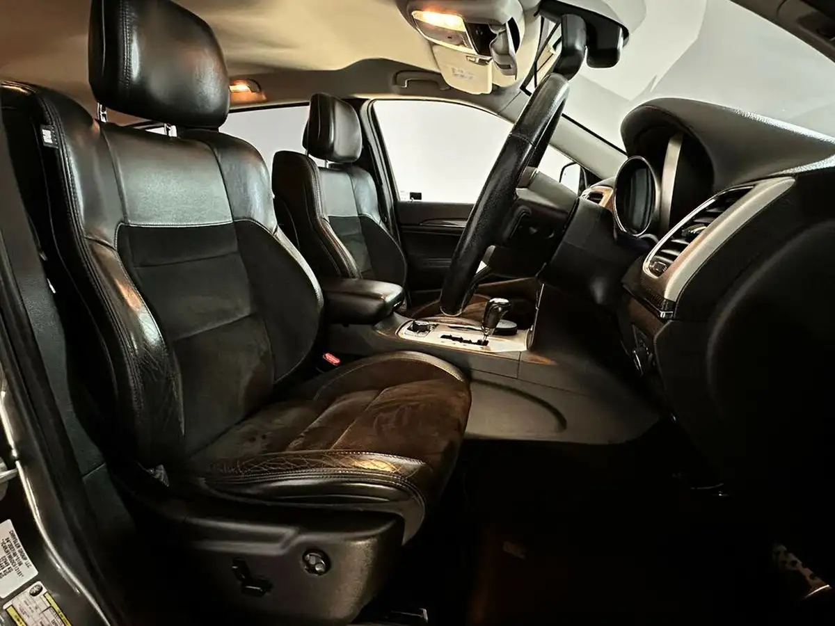 2013-jeep-grand-cherokee-big-17