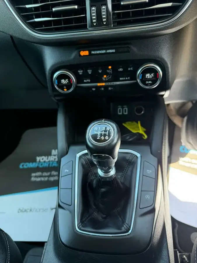 2022-ford-kuga-big-53