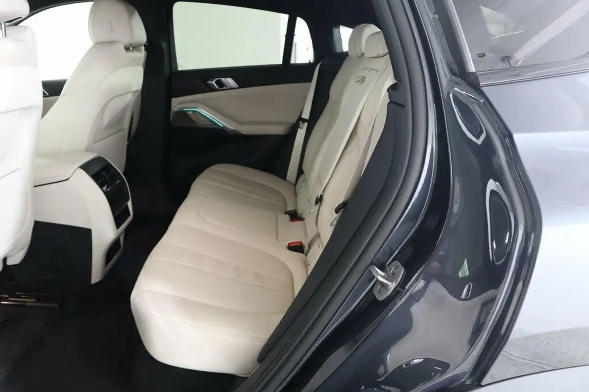 2021-bmw-x6-30-xdrive40i-m-sport-big-14