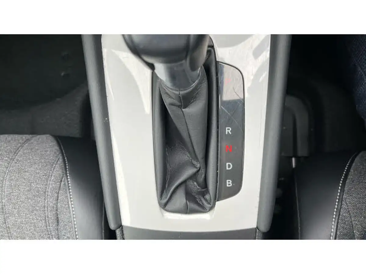 2022-honda-jazz-15-i-mmd-ex-107ps-big-19