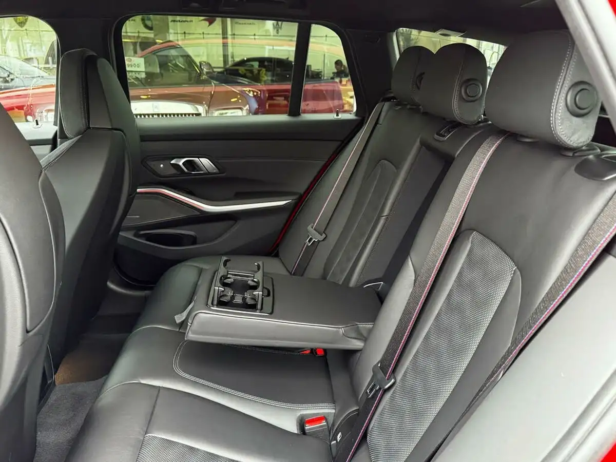 2023-bmw-3-series-30-m3-competition-xdrive-touring-5d-big-24