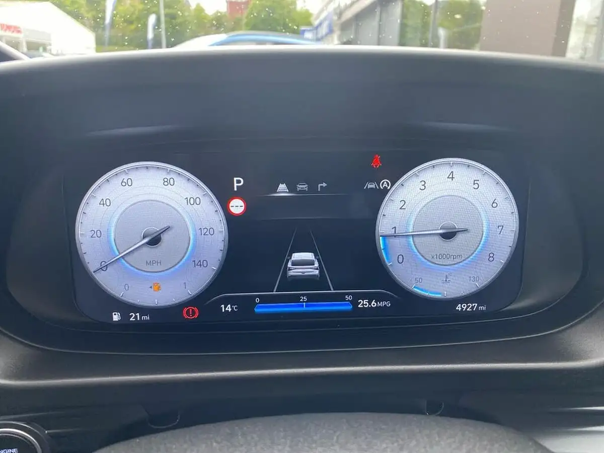 2024-hyundai-i20-10-t-gdi-ultimate-dct-big-9