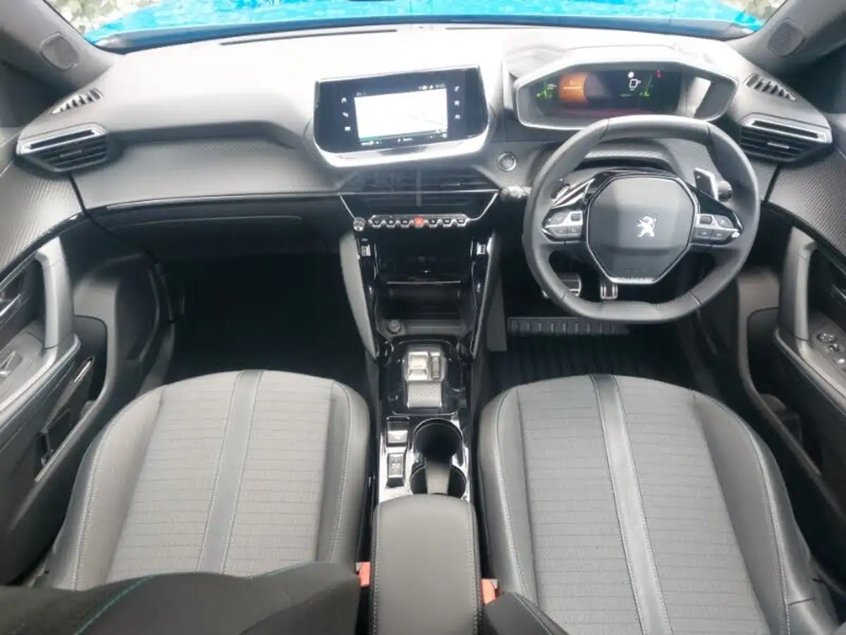 2023-peugeot-2008-suv-12-puretech-allure-premium-130bhp-eat8-big-2