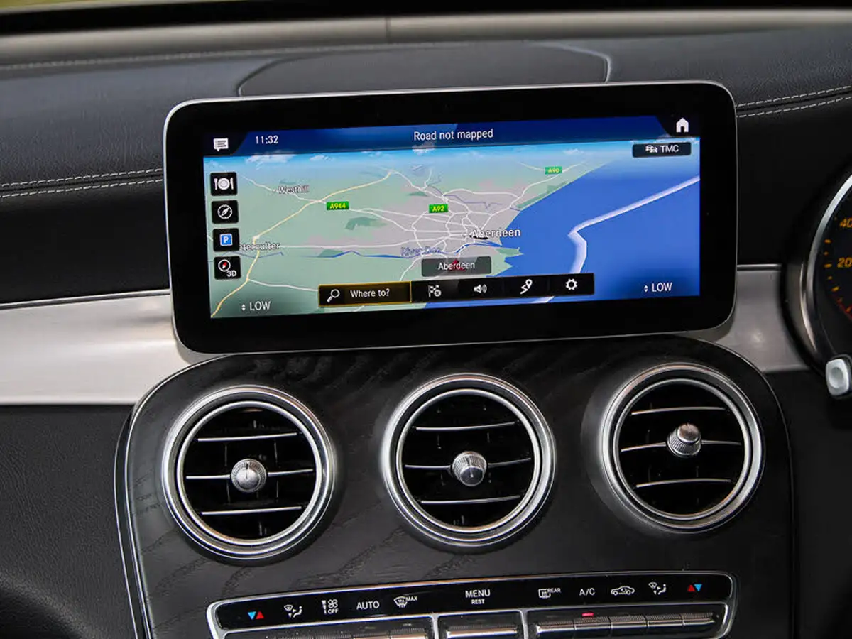 2022-mercedes-benz-glc-class-20d-glc300d-amg-line-premium-245ps-station-wagon-5d-1950cc-big-9