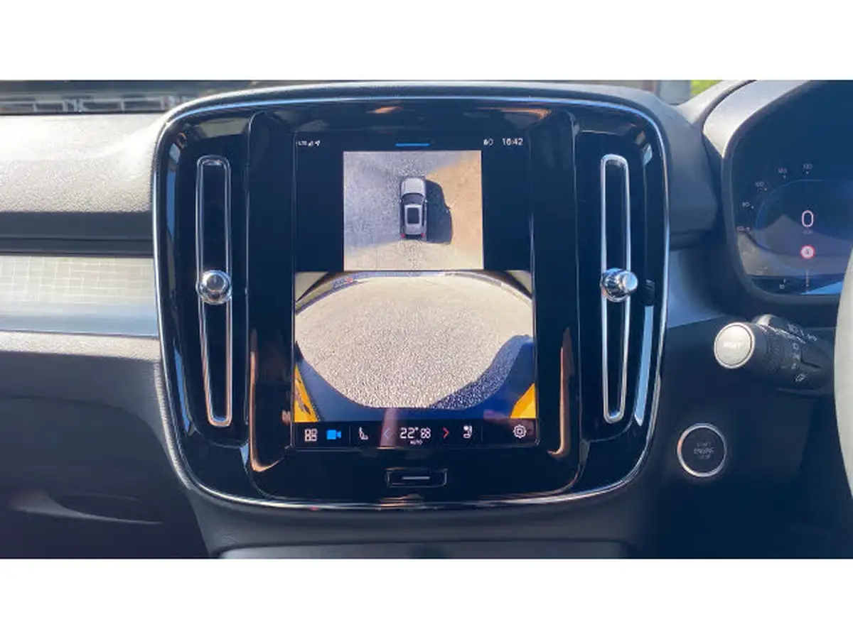2024-volvo-xc40-20-b3-plus-big-29