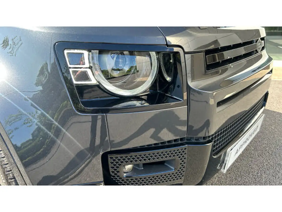 2025-land-rover-90-defender-50-p525-v8-5000cc-big-22