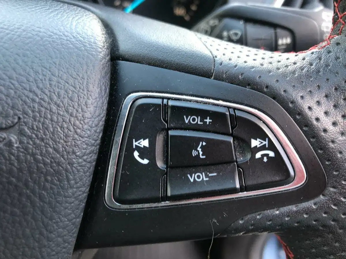 2019-ford-kuga-15tdci-st-line-ss-big-14