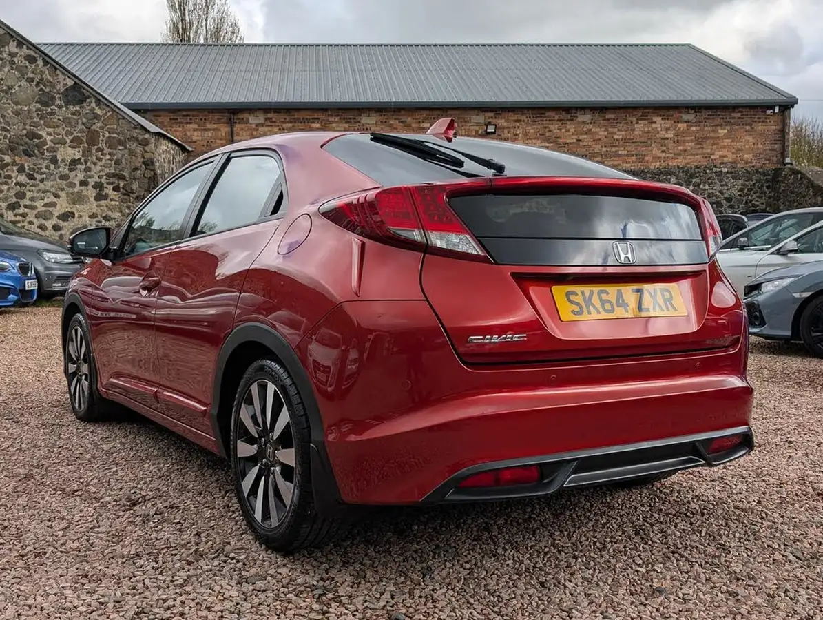 2014-honda-civic-18-se-plus-hatchback-big-14