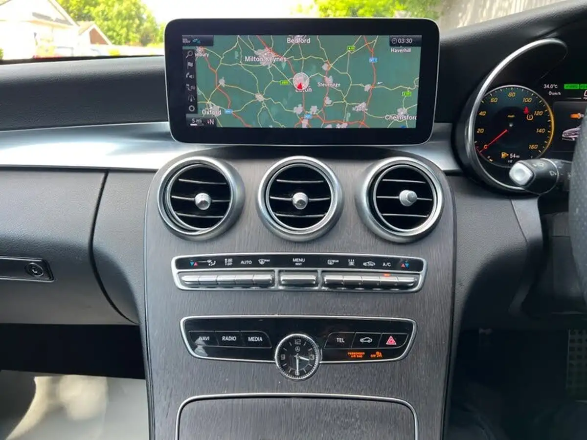 2021-mercedes-benz-c-class-20d-c300de-amg-line-edition-saloon-4d-big-23