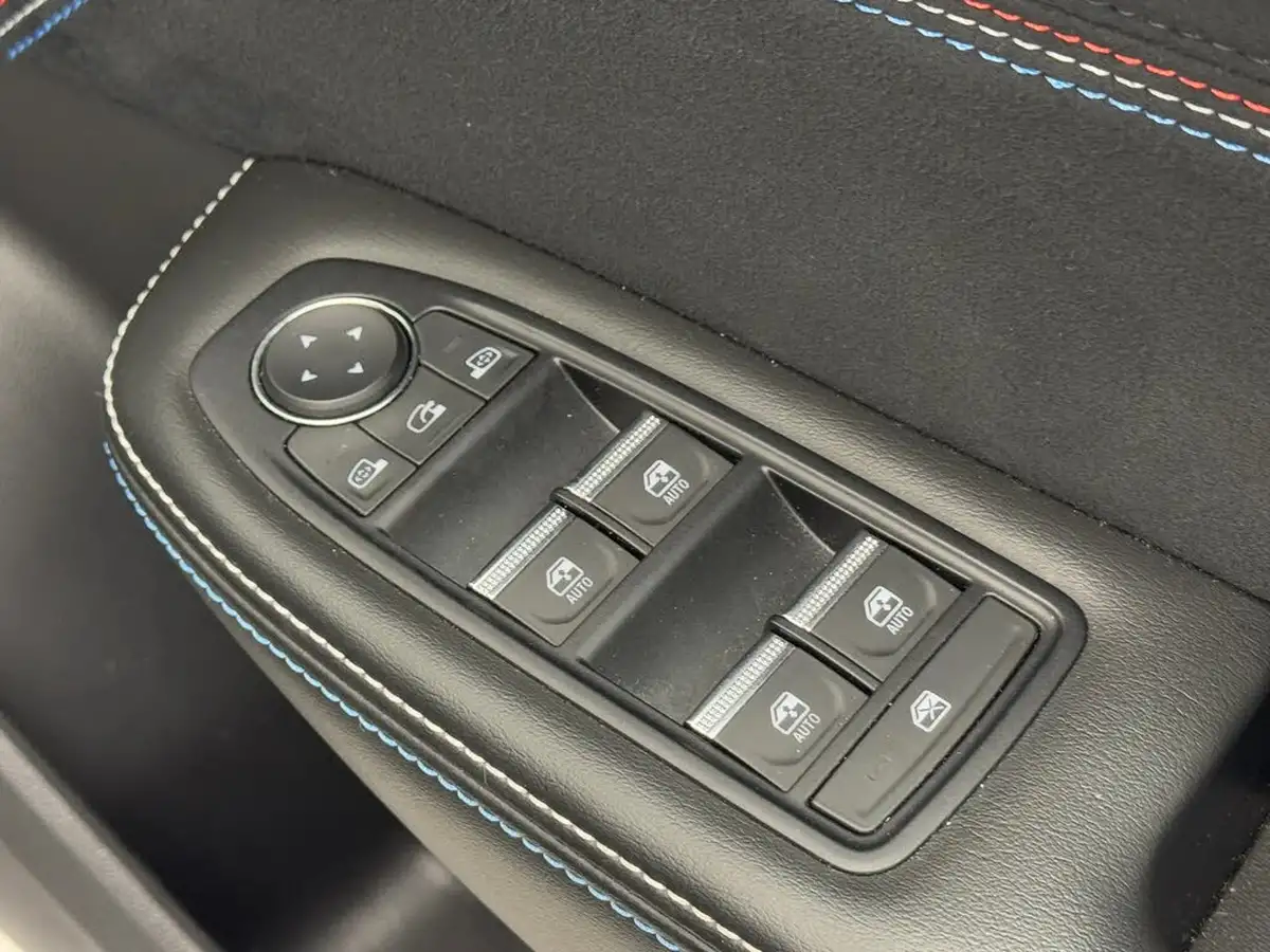 2024-renault-arkana-16-esprit-alpine-big-17