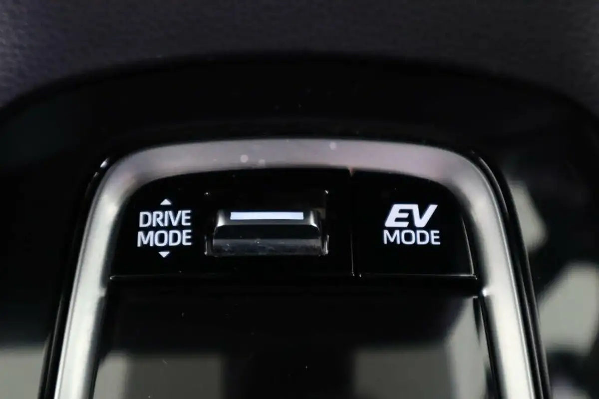2023-toyota-corolla-18-vvt-i-icon-138bhp-touring-sports-5d-big-22