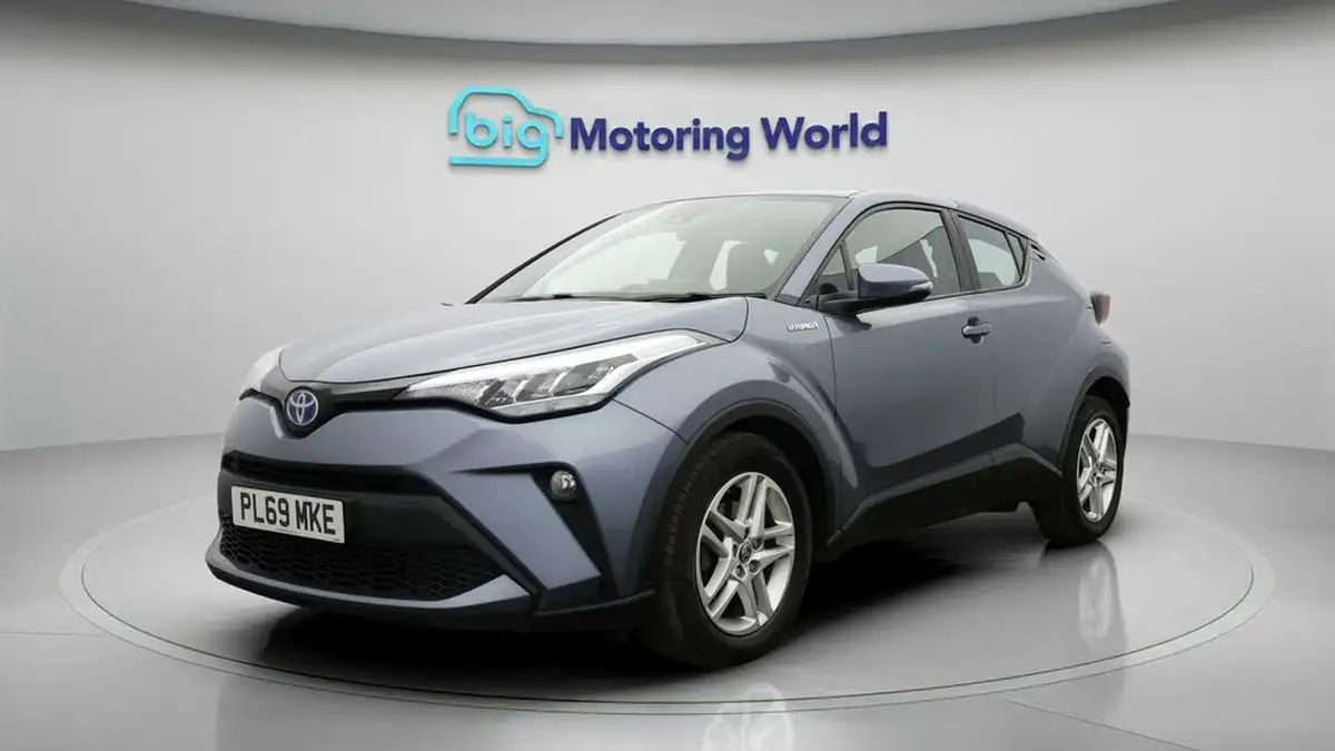 2020-toyota-c-hr-18-vvt-i-icon-parking-pack-big-2