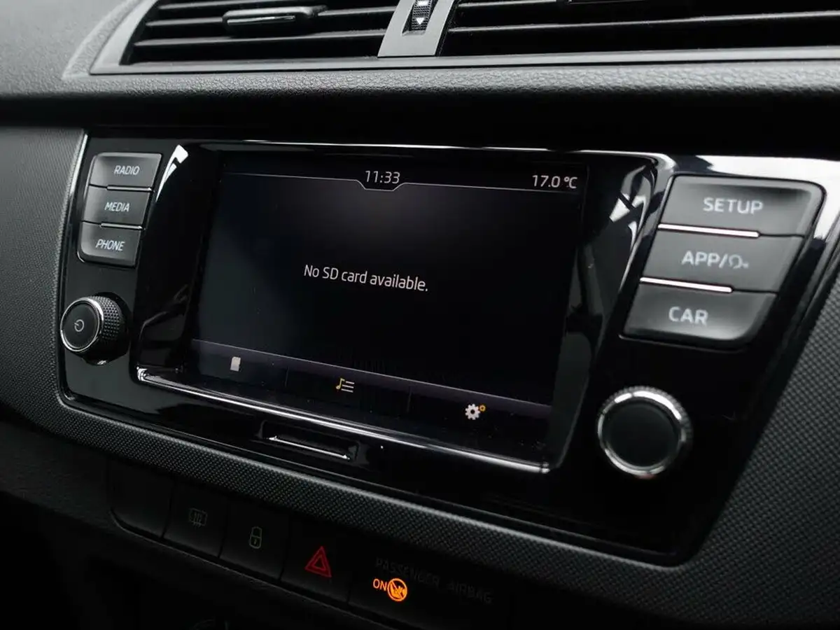 2021-skoda-fabia-10-mpi-se-big-18