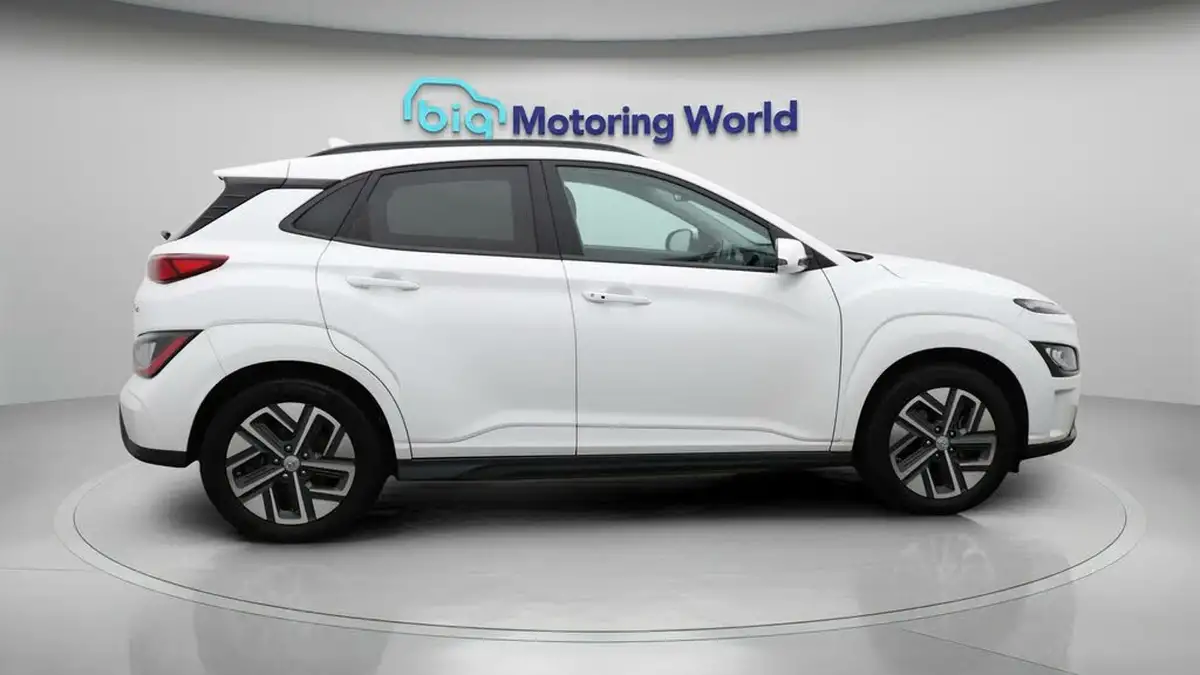 2023-hyundai-kona-e-ultimate-204ps-64kwh-105kw-obc-big-8