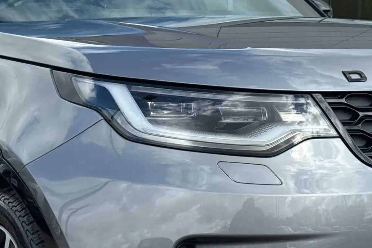 2023-land-rover-discovery-30-d300-dynamic-hse-big-17