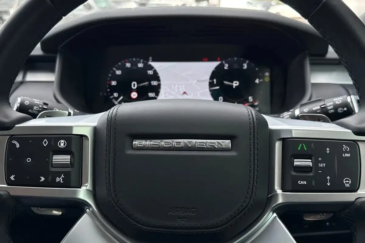 2023-land-rover-discovery-30-d300-dynamic-hse-big-41