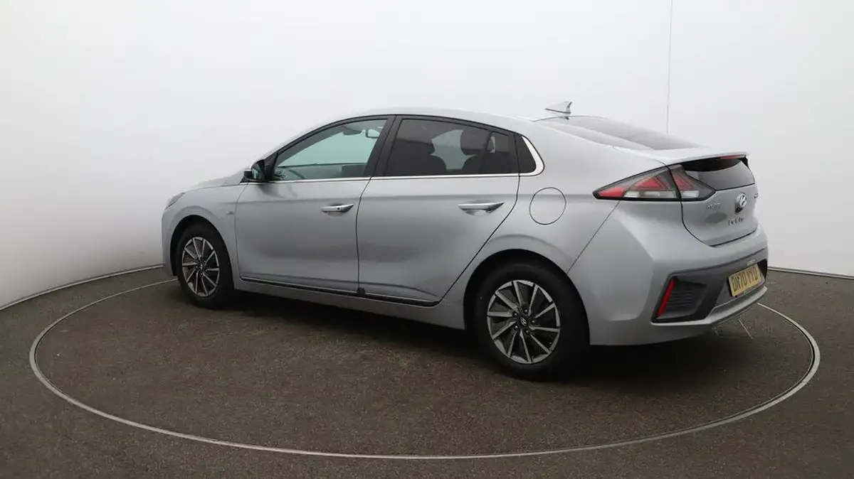 2020-hyundai-ioniq-e-premium-se-electric-100kw-big-36