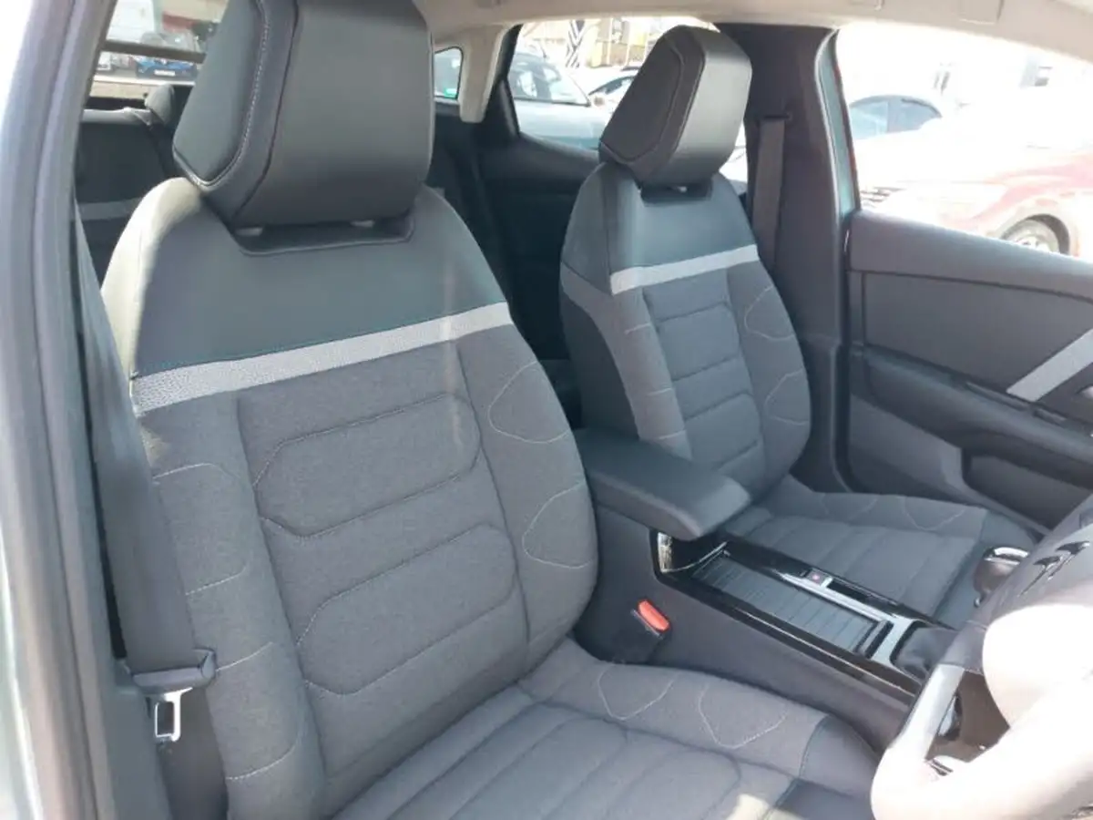 2022-citroen-c4-12-puretech-shine-130ps-big-9