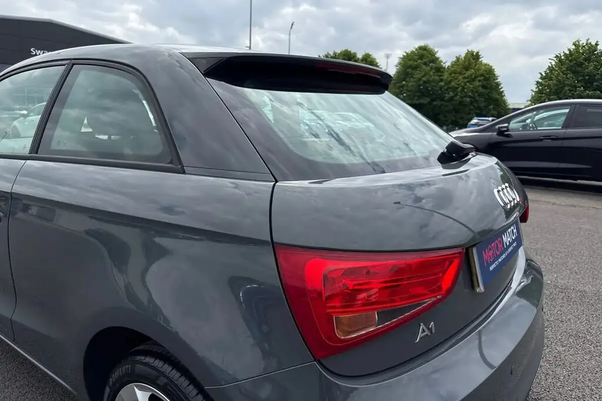 2015-audi-a1-14-sport-125ps-ss-hatchback-3d-1395cc-big-30