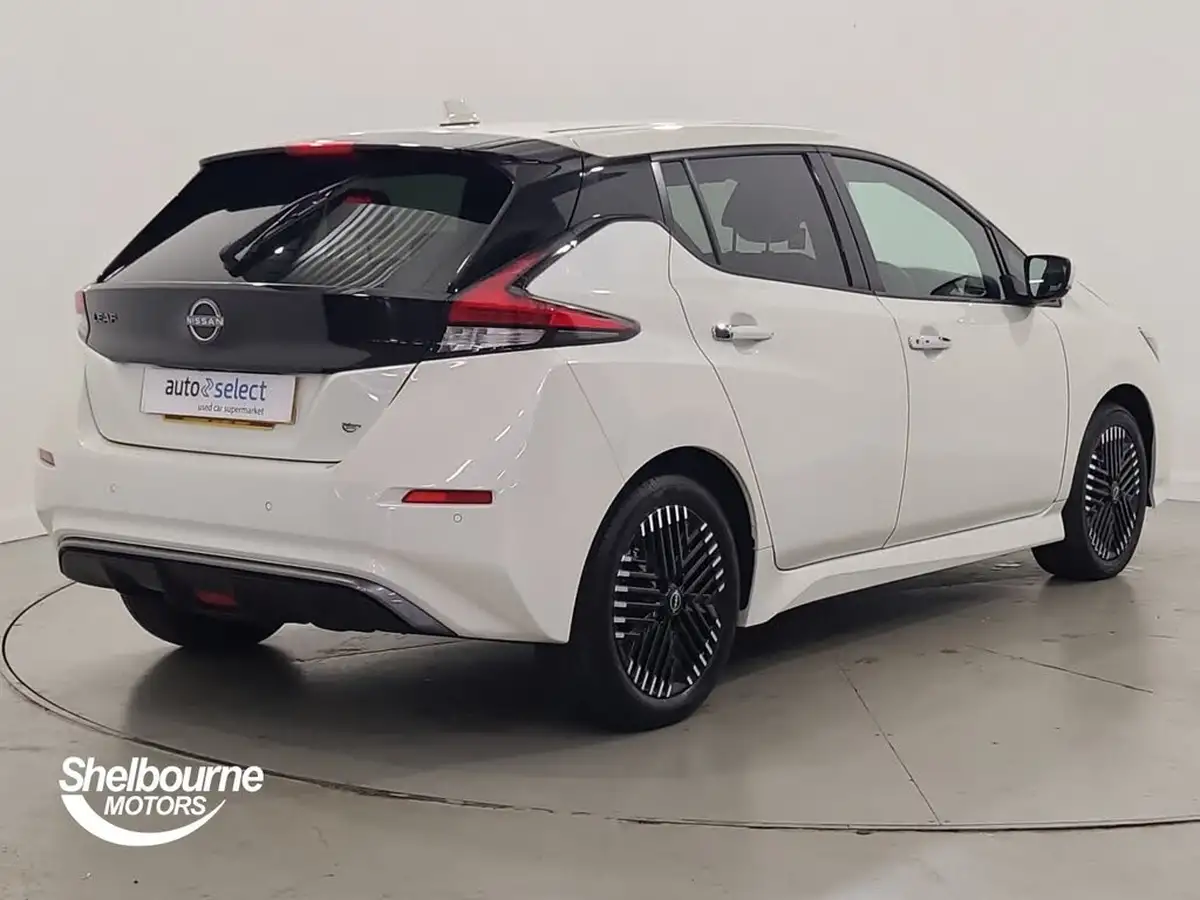 2023-nissan-leaf-e-tekna-39kwh-big-12