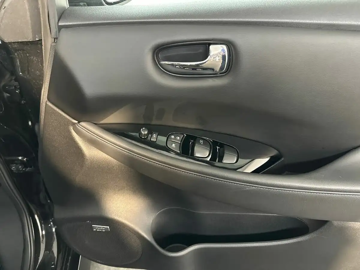 2022-nissan-leaf-e-tekna-big-34