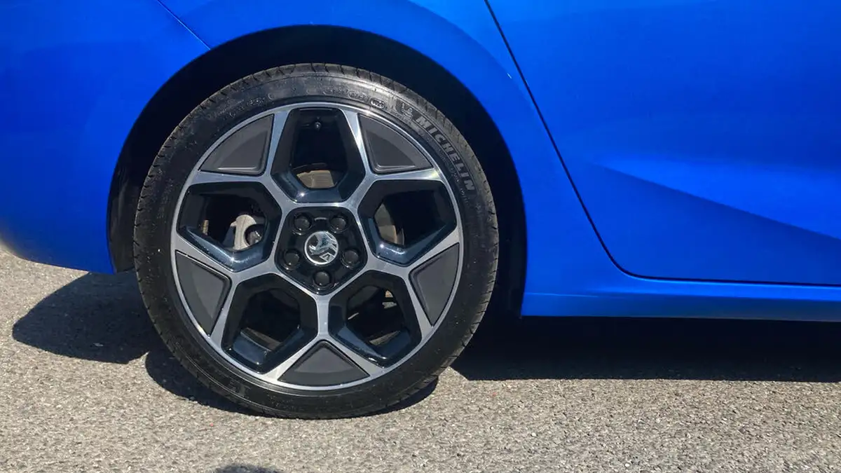 2024-vauxhall-astra-12-turbo-ultimate-130ps-hatchback-auto-big-15