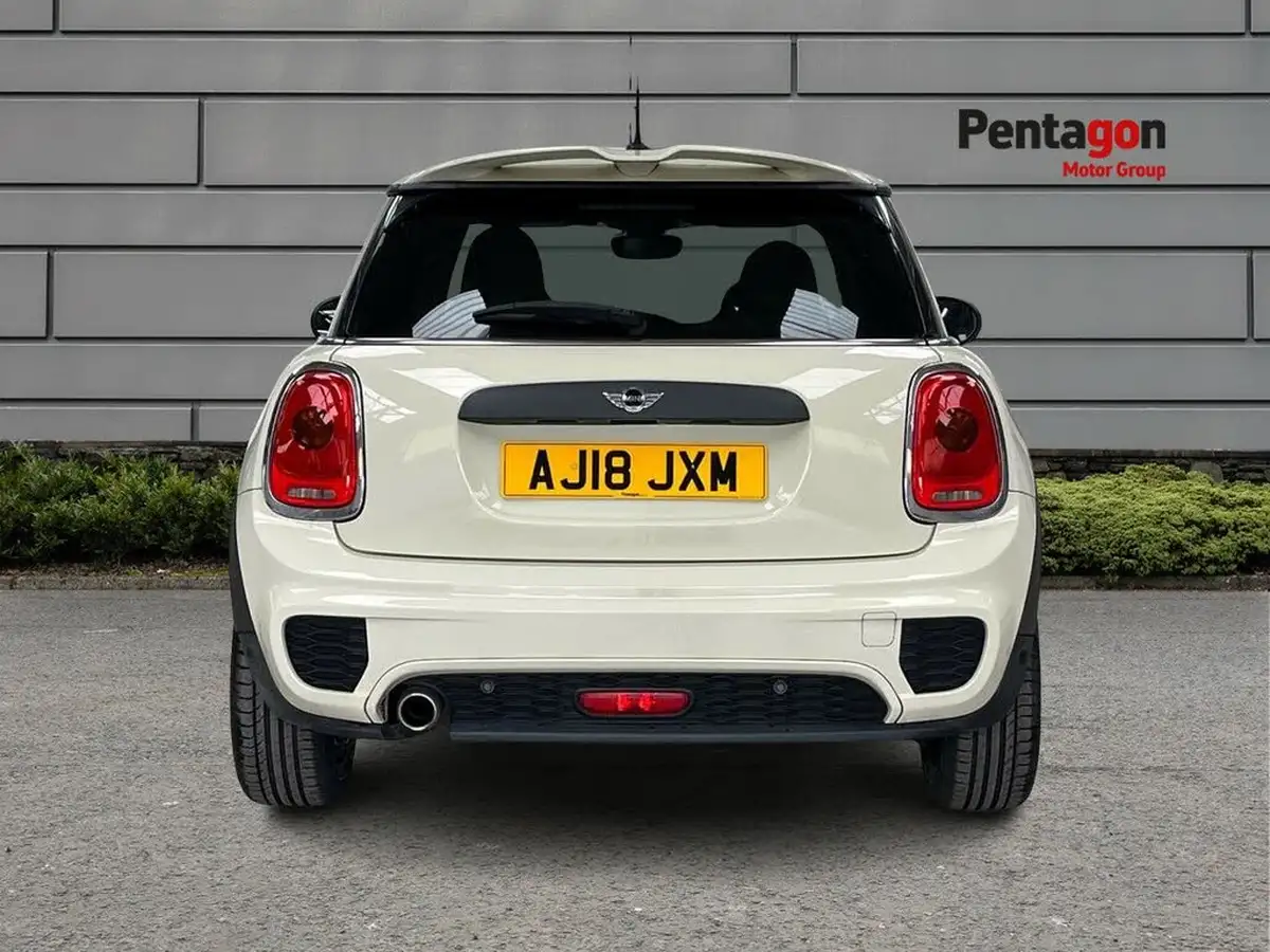 2018-mini-cooper-15-1499-gt-media-xlss-big-16