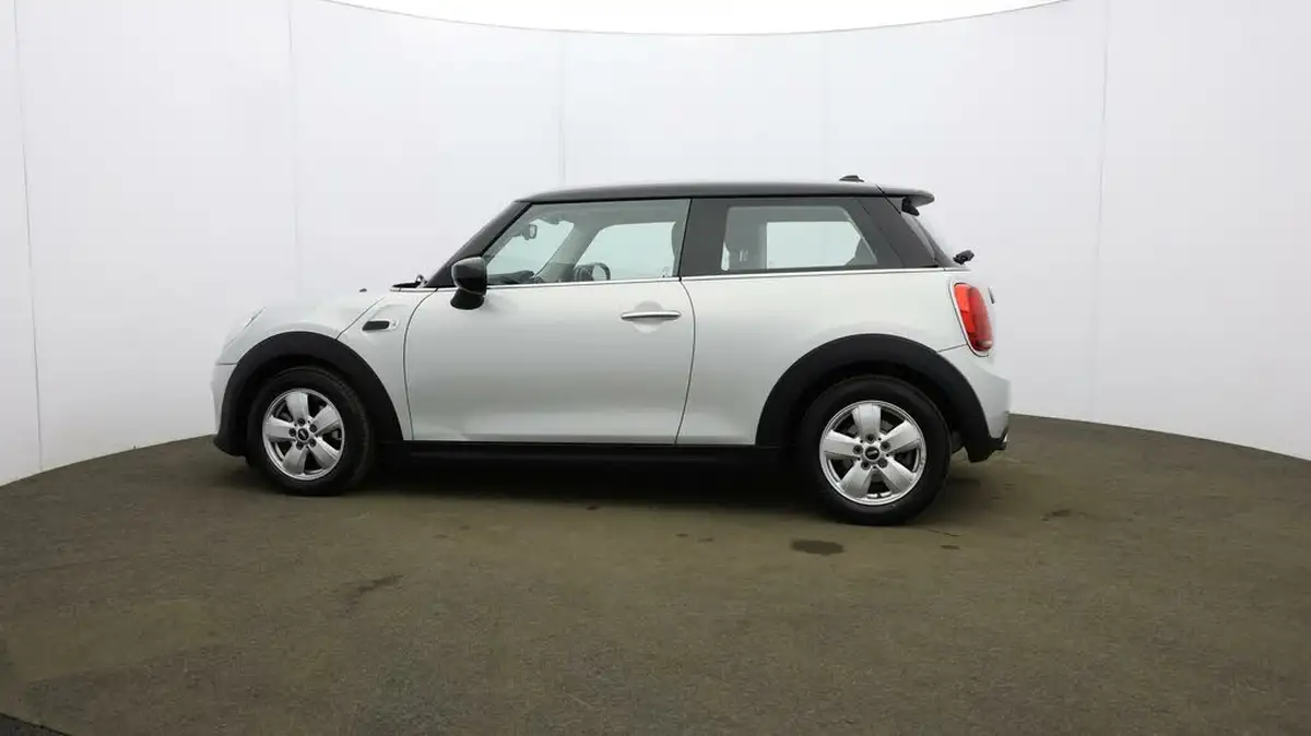 2019-mini-cooper-15-cooper-classic-hatchback-3d-big-66