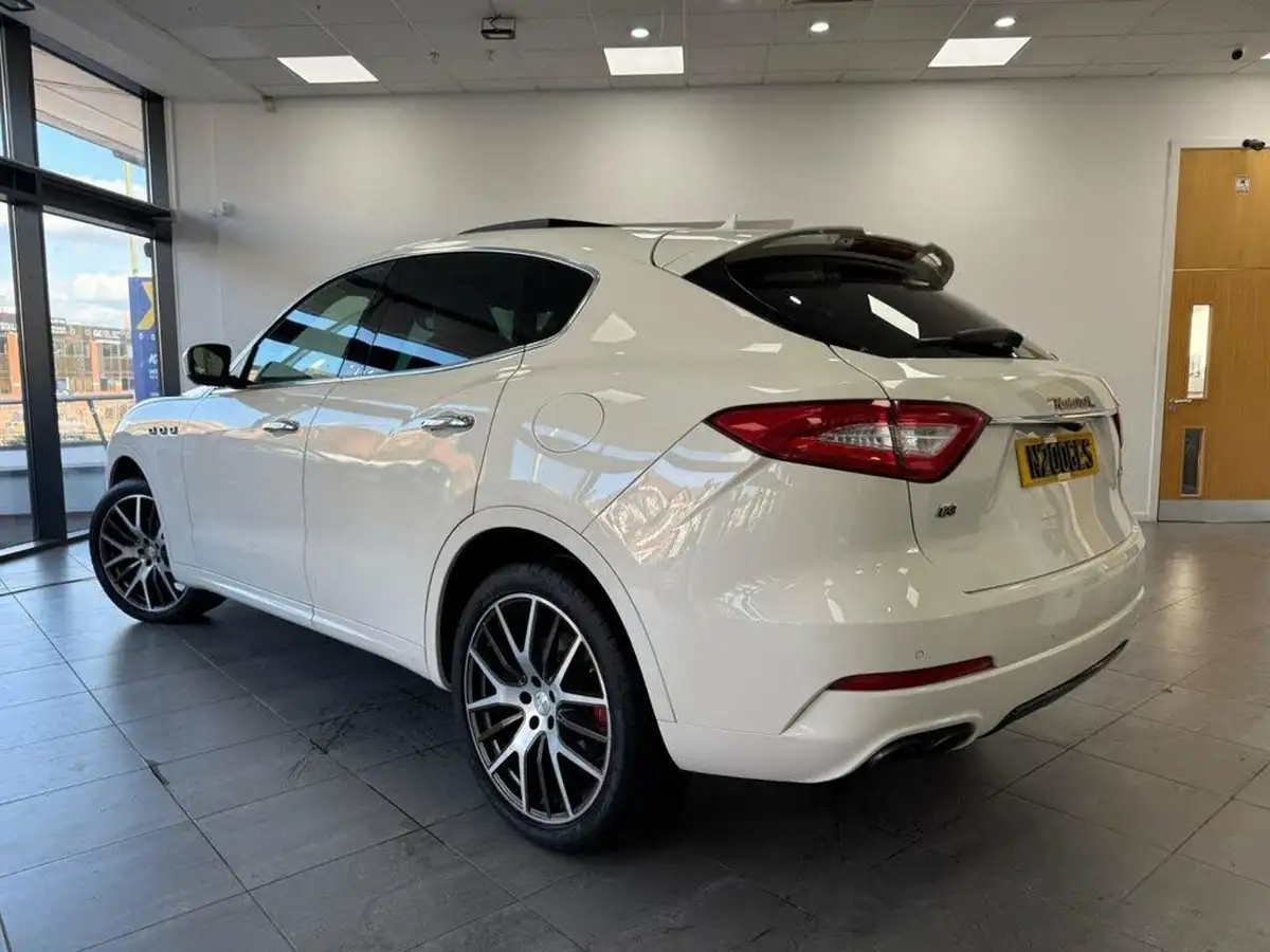 2017-maserati-levante-big-5