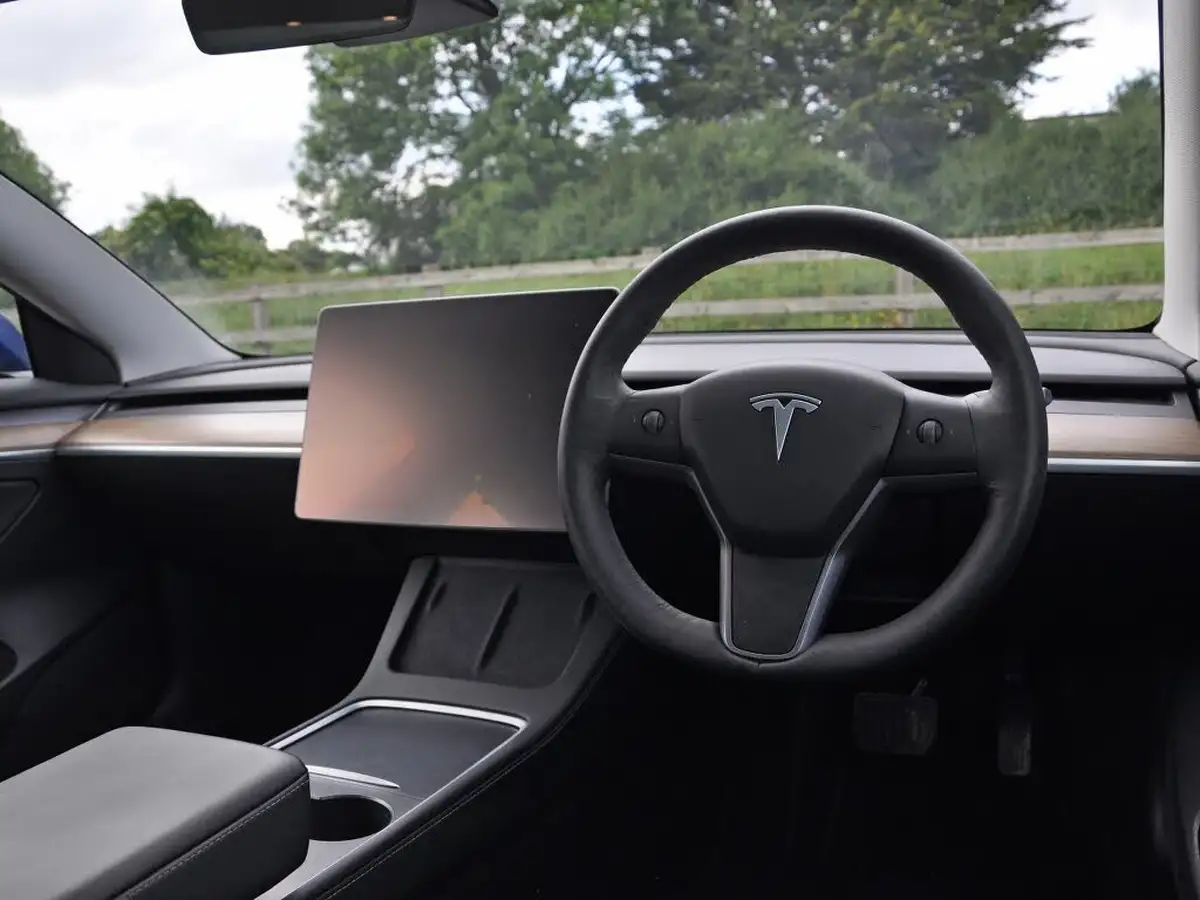 2022-tesla-model-3-e-long-range-big-55