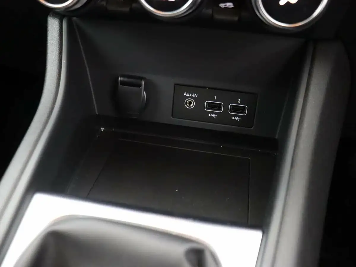 2022-renault-captur-13-tce-iconic-edition-big-41