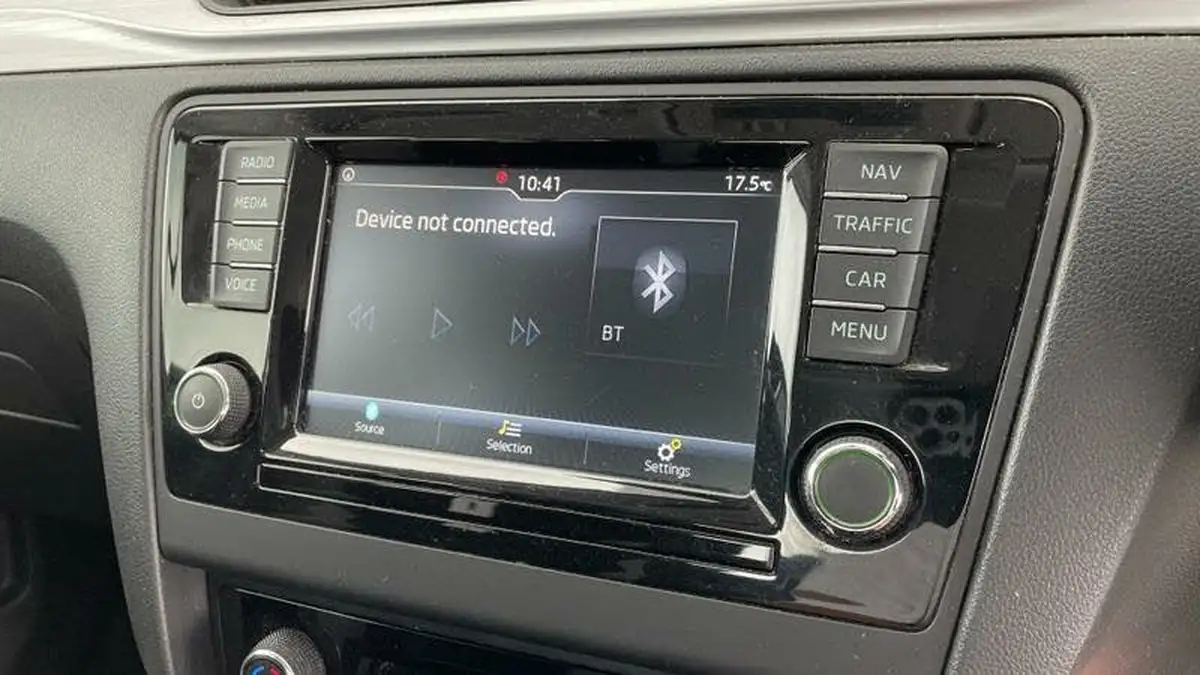 2018-skoda-rapid-spaceback-10-tsi-se-tech-109ps-big-24