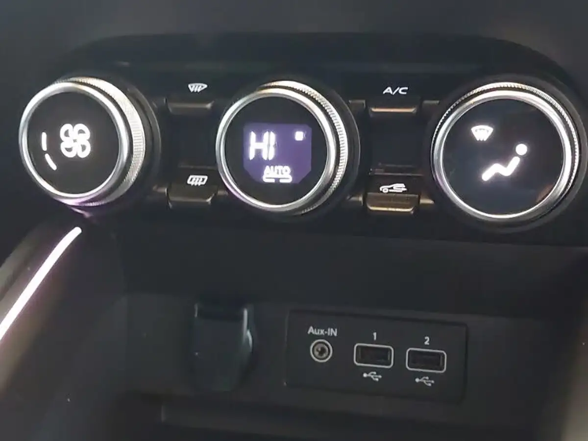2023-renault-clio-16-engineered-big-15