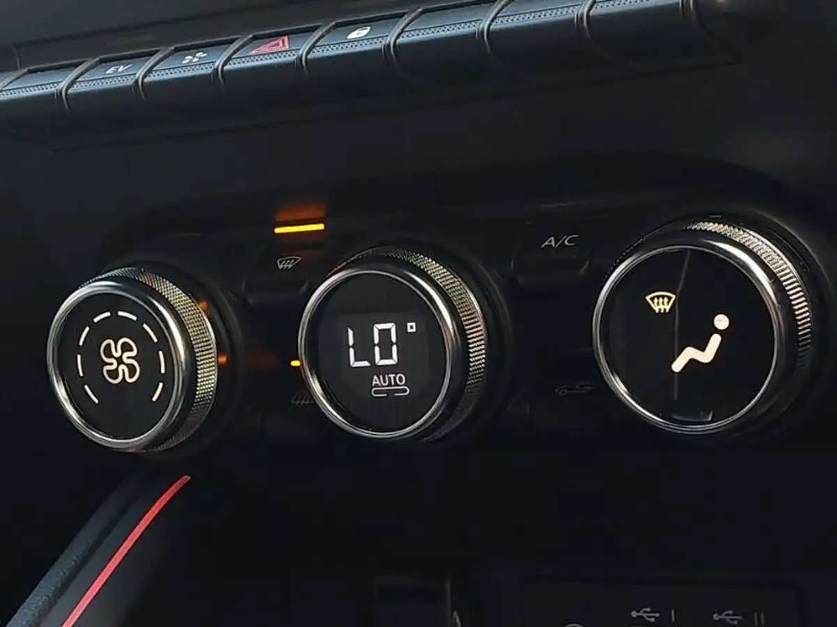 2024-renault-clio-16-techno-big-13