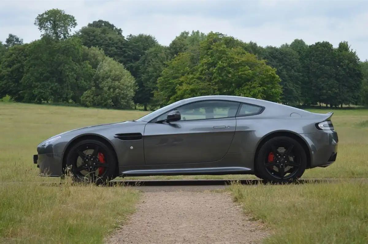 2017-aston-martin-vantage-47-v8-vantage-s-coupe-big-4