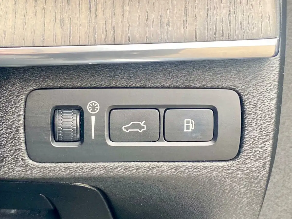 2019-volvo-xc90-20-t8-inscription-pro-384bhp-ss-big-44