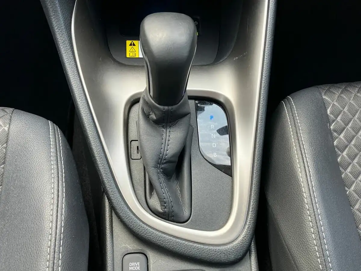 2022-mazda-mazda2-15-select-big-38