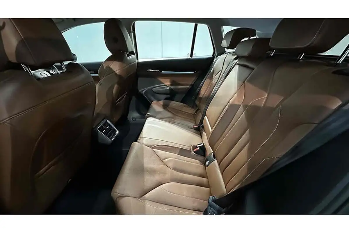 2023-skoda-enyaq-e-80-82-kwh-station-wagon-big-23