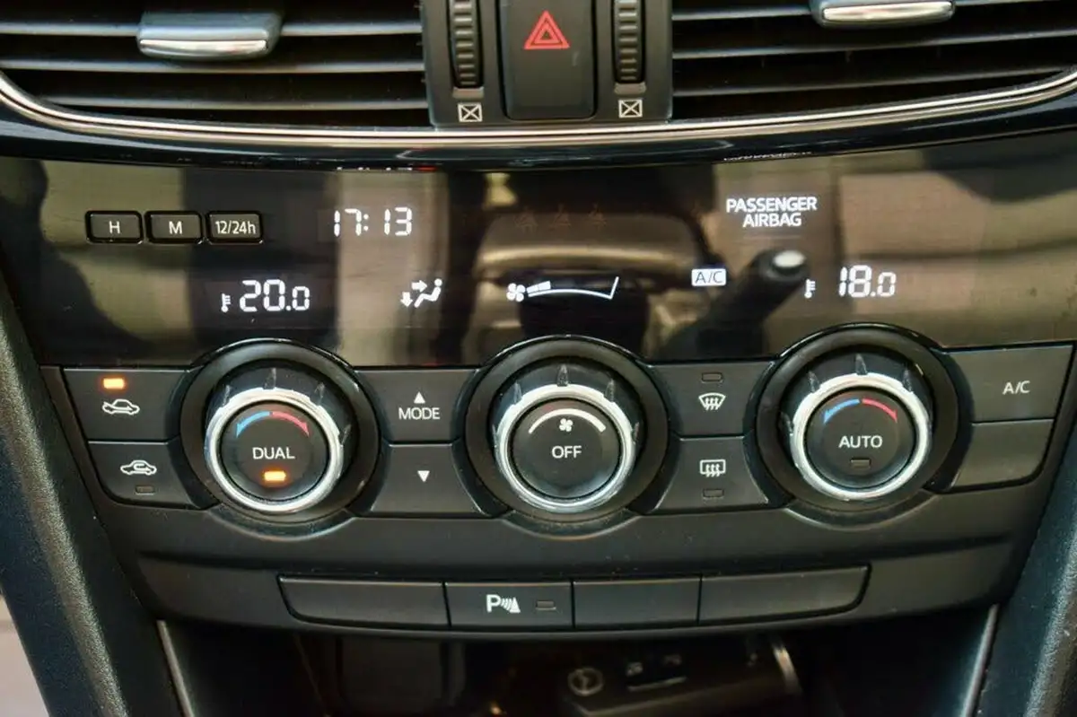 2013-mazda-mazda6-22d-se-l-nav-tourer-5d-big-48