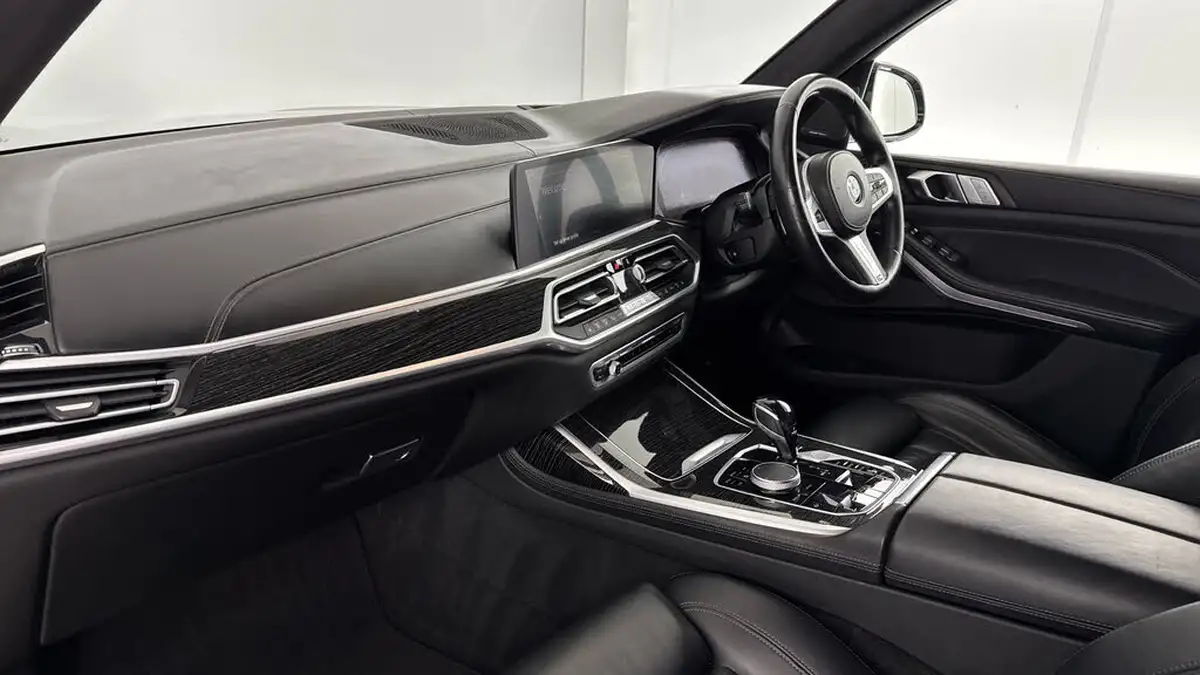 2021-bmw-x7-30td-xdrive-40d-m-sport-big-8