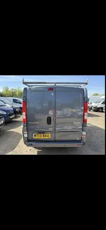 2013-renault-trafic-20td-sl27dci-115-sport-eu5eco-sat-nav-panel-van-big-6