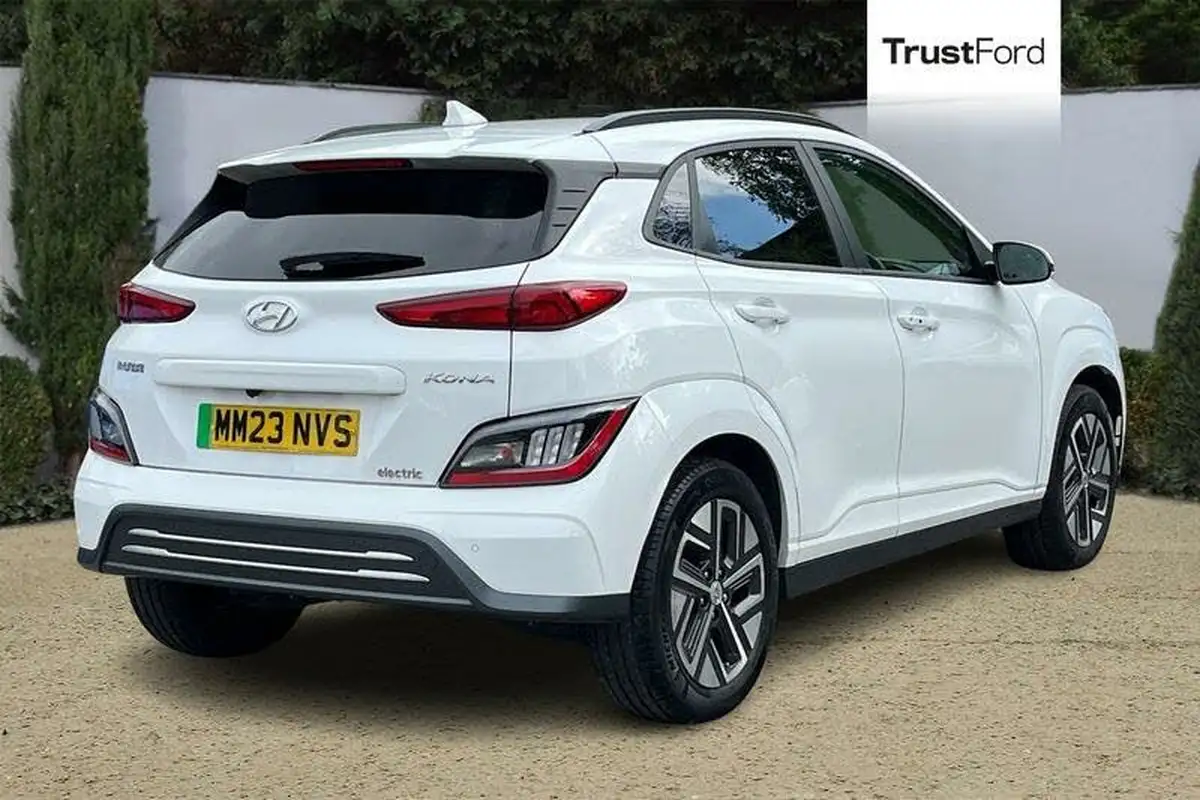 2023-hyundai-kona-e-ultimate-204ps-64kwh-105kw-obc-big-3