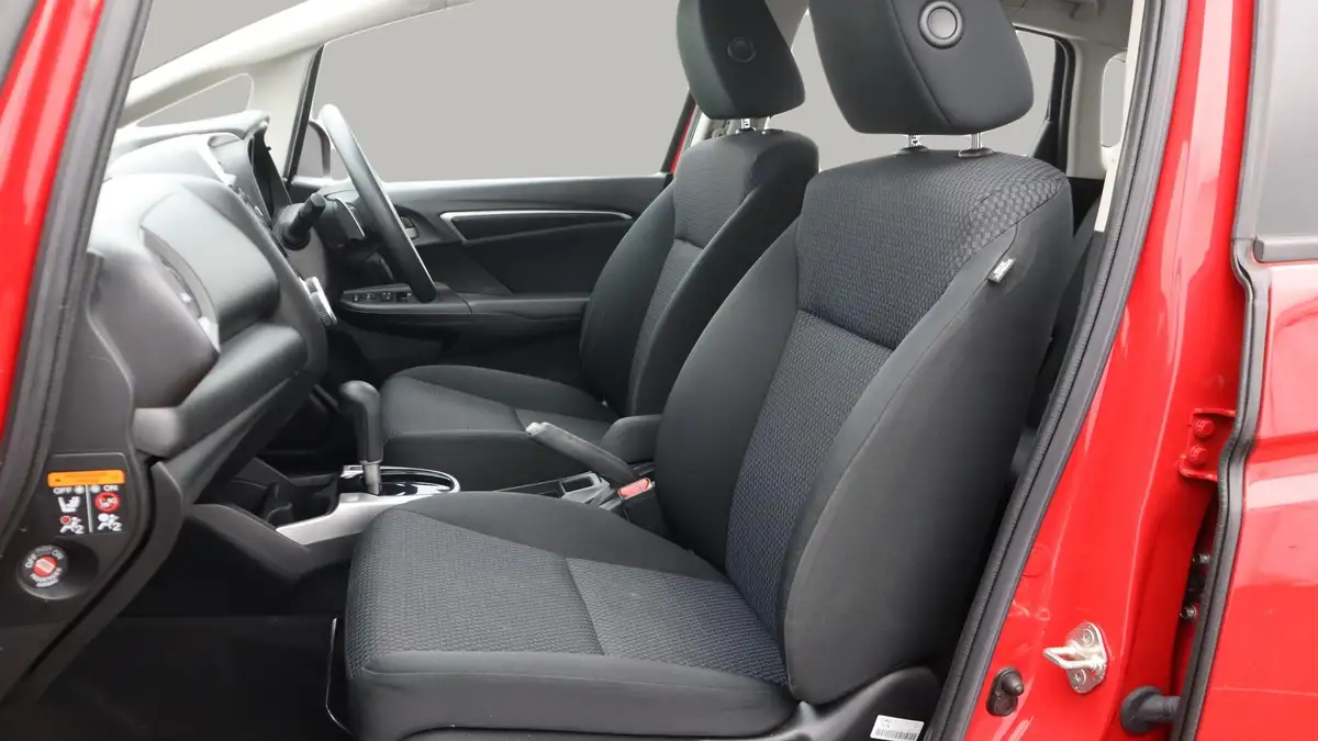 2019-honda-jazz-13-i-vtec-se-cvt-big-13